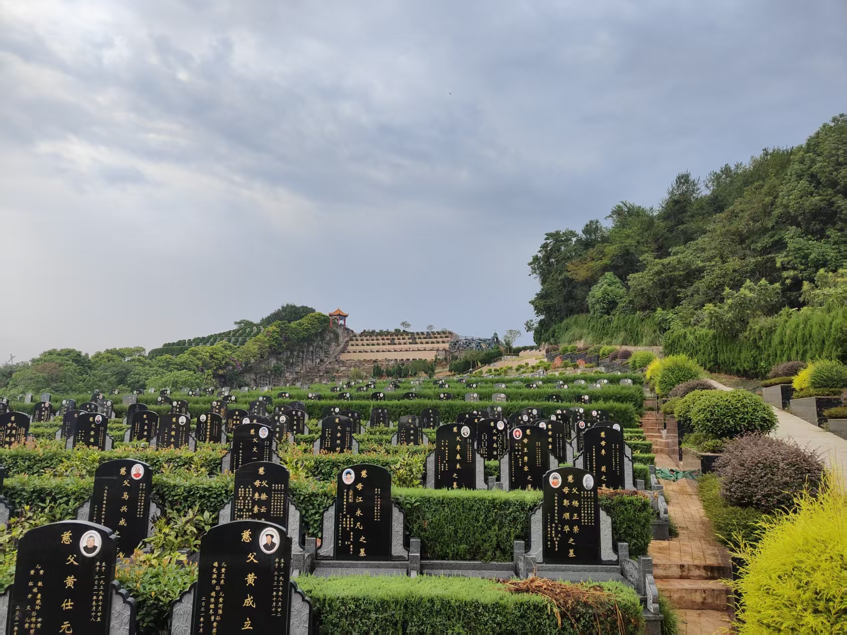 红枫艺术陵园墓型样式1